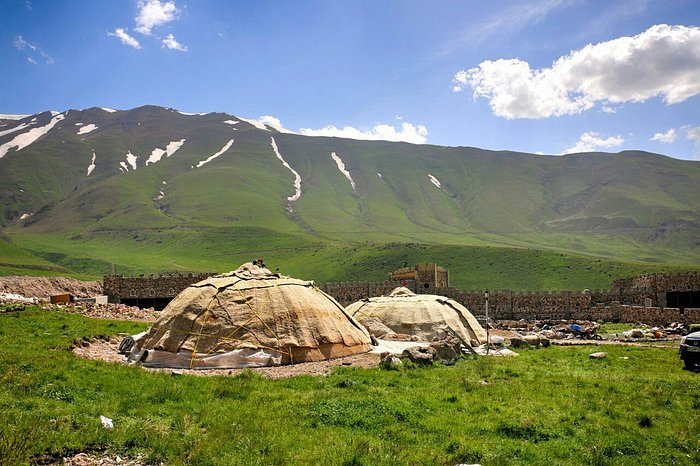 Ardabil province is a region known for its hospitality and generosity.Ardabil province has a long and rich tradition of artistic expression and craftsmanship.