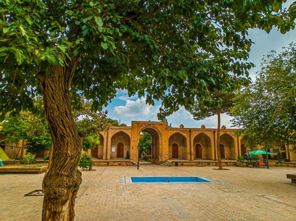 Qazvin province; important center for culture and commerce