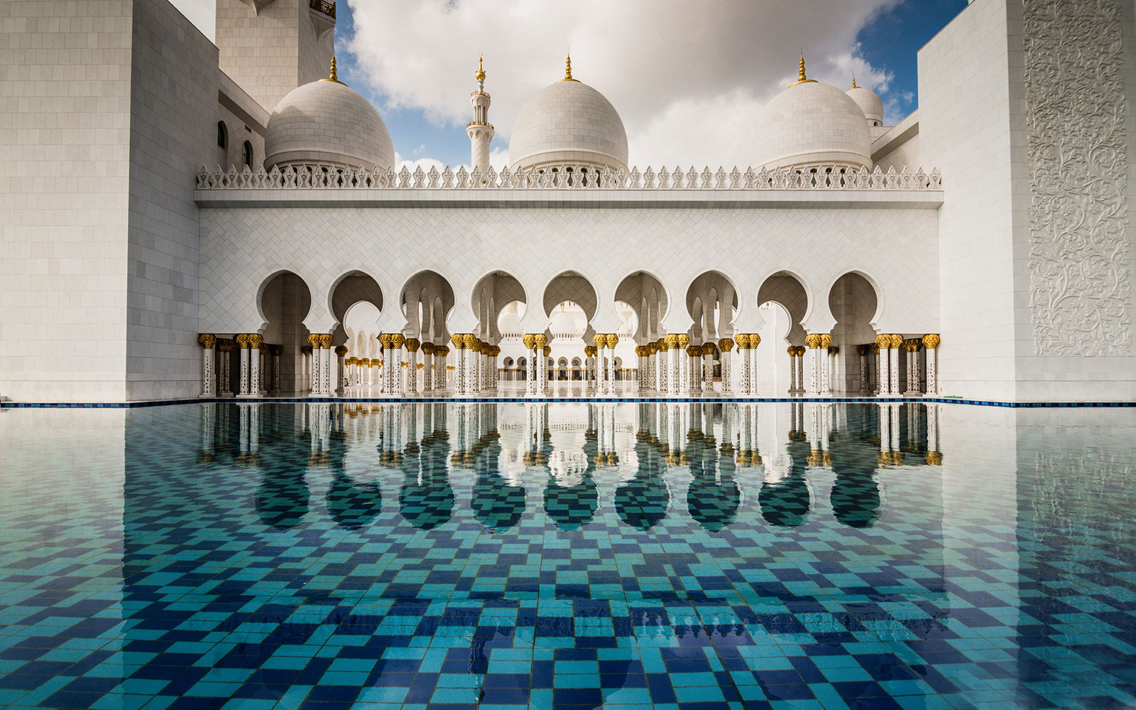 The Abu Dhabi Mosque