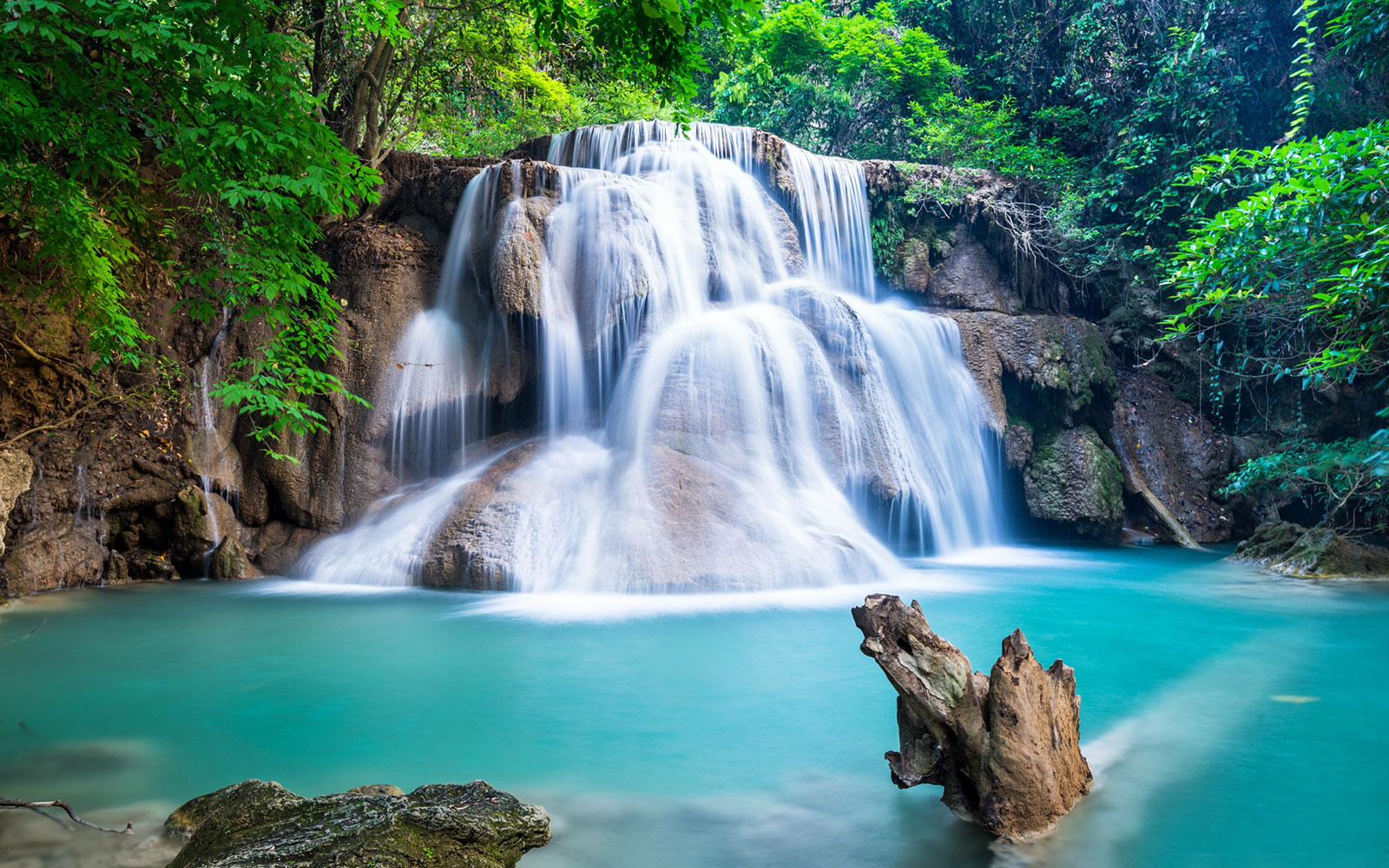 The turquoise waterfall